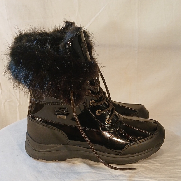Stunning Like New Timberland Black Patent Leather Fur Boots - Picture 5 of 16